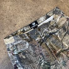 Load image into Gallery viewer, Vintage Camo Pants Size 36 x 32
