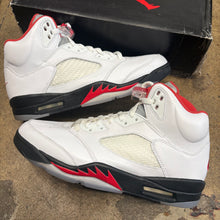 Load image into Gallery viewer, Jordan Fire Red 5s Size 10.5

