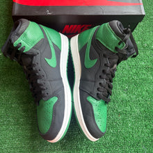 Load image into Gallery viewer, Jordan Pine Green 1s Size 10.5
