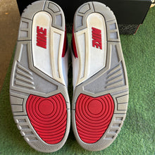 Load image into Gallery viewer, Jordan Fire Red 3s Size 12
