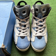 Load image into Gallery viewer, Jordan UNC 6s Size 10.5
