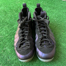 Load image into Gallery viewer, Nike Eggplant Foamposites Size 10
