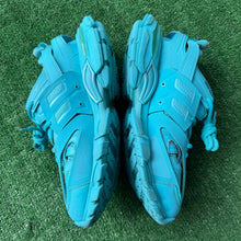 Load image into Gallery viewer, Balenciaga Tracks Size 41
