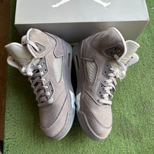 Load image into Gallery viewer, Jordan Wolf Grey 5s Size 8.5

