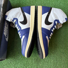 Load image into Gallery viewer, Jordan Rare Air 1s Size 10
