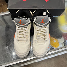 Load image into Gallery viewer, Jordan Shattered Backboards Size 10.5
