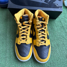 Load image into Gallery viewer, Nike Wu Tang Clan High Dunks Size 11.5

