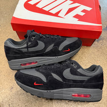 Load image into Gallery viewer, Nike Bred Air Max 1s Size 10.5
