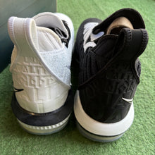 Load image into Gallery viewer, Nike LeBron Equality Home 16s Size 9
