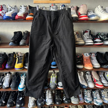 Load image into Gallery viewer, Carhartt WIP Cargo Pants Size S
