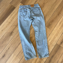 Load image into Gallery viewer, Vintage Levi’s Denim Size 34 x 32
