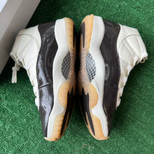 Load image into Gallery viewer, Jordan Neapolitan 11s Size 8.5W/7M
