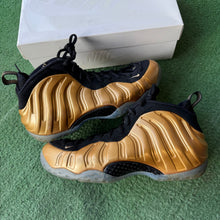 Load image into Gallery viewer, Nike Metallic Gold Foamposites Size 10
