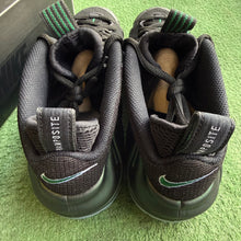 Load image into Gallery viewer, Nike Pine Green Foamposites Pros Size 11
