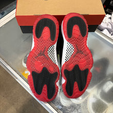 Load image into Gallery viewer, Jordan Bred 11s Size 11
