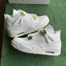 Load image into Gallery viewer, Jordan Metallic Gold 4s Size 7.5W/6M
