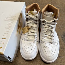 Load image into Gallery viewer, Jordan Metallic Gold 1s Size 8.5W/7M
