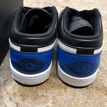 Load image into Gallery viewer, Jordan Royal Toe Low 1s Size 9.5
