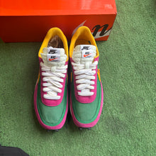 Load image into Gallery viewer, Nike Sacai Waffles Size 10.5
