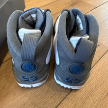 Load image into Gallery viewer, Jordan Flint 9s Size 9
