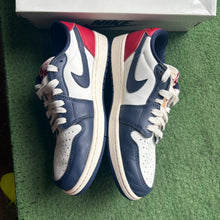 Load image into Gallery viewer, Jordan Howard University Low 1s Size 8.5
