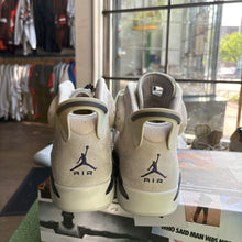 Load image into Gallery viewer, Jordan Georgetown 6s Size 10
