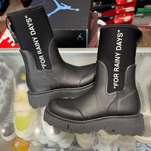 Load image into Gallery viewer, Off White Rain Boots Size 38
