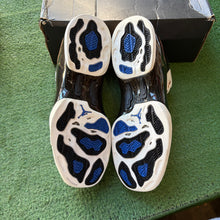 Load image into Gallery viewer, Jordan Copper 17s Size 12
