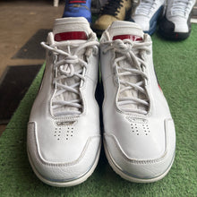 Load image into Gallery viewer, Nike LeBron Zoom Generations Size 10
