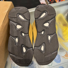 Load image into Gallery viewer, Adidas Yeezy Honey Flux 700 MNVN Size 8
