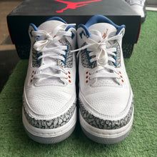 Load image into Gallery viewer, Jordan Wizard 3s Size 6Y

