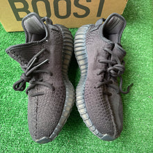 Load image into Gallery viewer, Adidas Yeezy Onyx 350V2s Size 7
