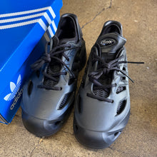 Load image into Gallery viewer, Adidas Black Adifoam Climacools Size 7Y
