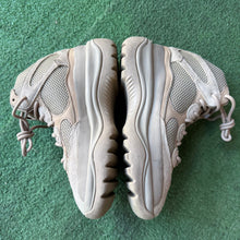 Load image into Gallery viewer, Yeezy DSRT Rock Boots Size 8
