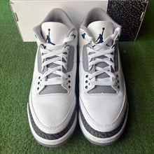 Load image into Gallery viewer, Jordan Midnight Navy 3s Size 10.5
