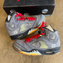 Load image into Gallery viewer, Jordan Off White Muslin 5s Size 9
