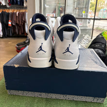 Load image into Gallery viewer, Jordan Midnight Navy 6s Size 9.5
