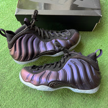 Load image into Gallery viewer, Nike Eggplant Foamposites Size 9.5
