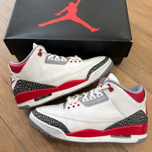 Load image into Gallery viewer, Jordan Fire Red 3s Size 9
