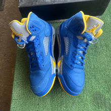 Load image into Gallery viewer, Jordan Laney Varsity Royal 5s Size 10
