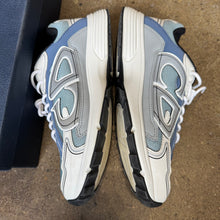 Load image into Gallery viewer, Dior B30s Size 44
