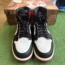Load image into Gallery viewer, Jordan Reimagined Black Toe 1s Size 9
