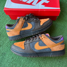 Load image into Gallery viewer, Nike Cider Low Dunks Size 8.5

