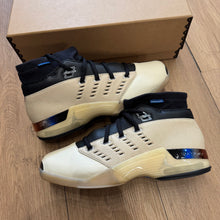Load image into Gallery viewer, Jordan Infinite Archives 17s Size 11
