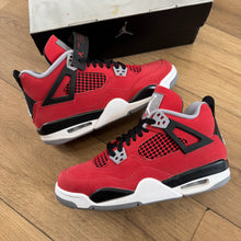 Load image into Gallery viewer, Jordan Toro 4s Size 7Y
