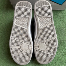 Load image into Gallery viewer, Nike Mac Attacks Size 7.5
