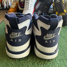 Load image into Gallery viewer, Nike Cowboys Air Diamond Turfs Size 11
