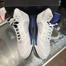 Load image into Gallery viewer, Jordan Grape 5s Size 10
