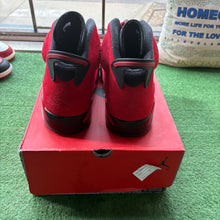 Load image into Gallery viewer, Jordan Toro 6s Size 9
