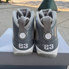 Load image into Gallery viewer, Jordan Cool Grey 9s Size 13
